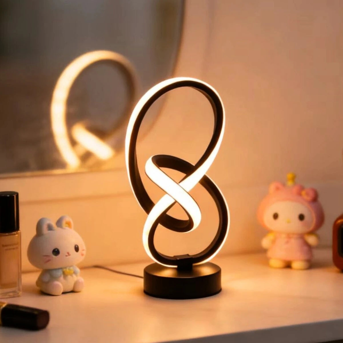 Splendore™ — Sculptural Touch Lamp